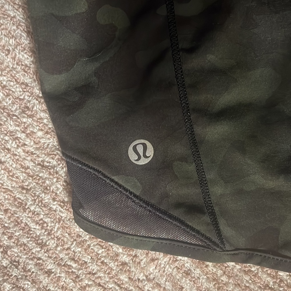 🍋 Incognito Camo Multi Gator Green/Black Lululemon Hotty Hot ShortII Long 4" - Picture 8 of 10